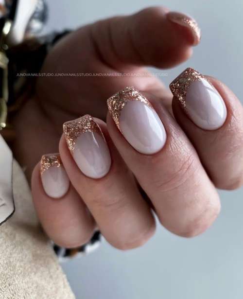 Veste du Nouvel An 2022 : manucure pour la rencontre de l'Année du Tigre d'Eau