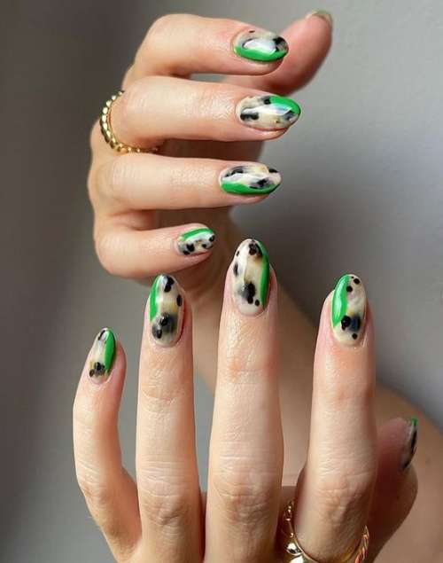 Conception "coups sur les ongles": belles idées manucure, nouveautés