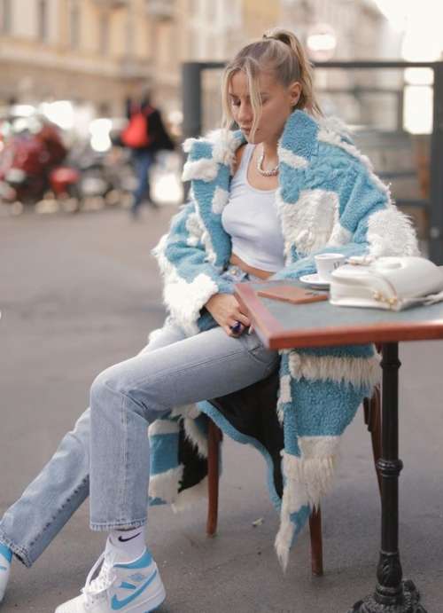 Jeans mode printemps-été 2022: tendances, photos, images