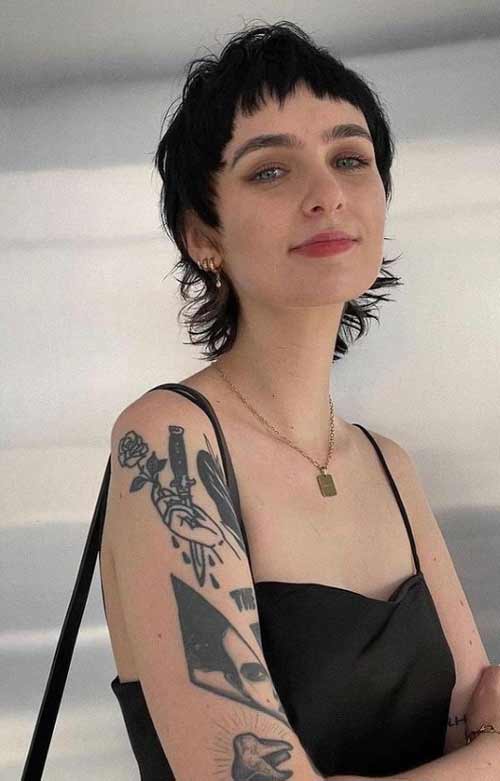 Coupes de cheveux pour cheveux fins avec frange: photo 2022, nouveautés