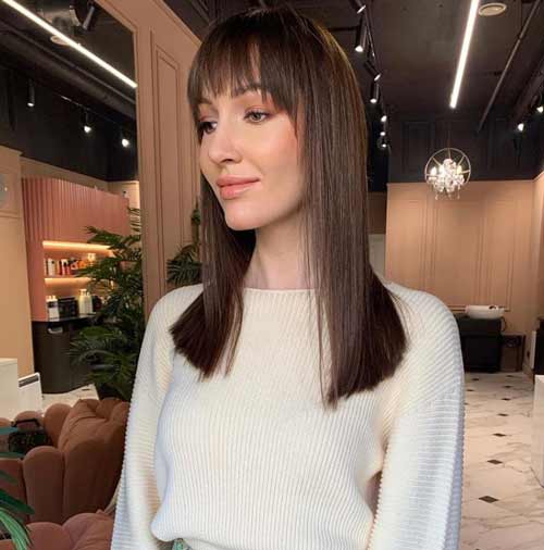 Coupes de cheveux pour cheveux fins avec frange: photo 2022, nouveautés