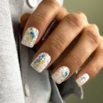 Manucure blanche pour ongles courts