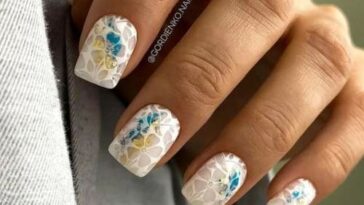 Manucure blanche pour ongles courts