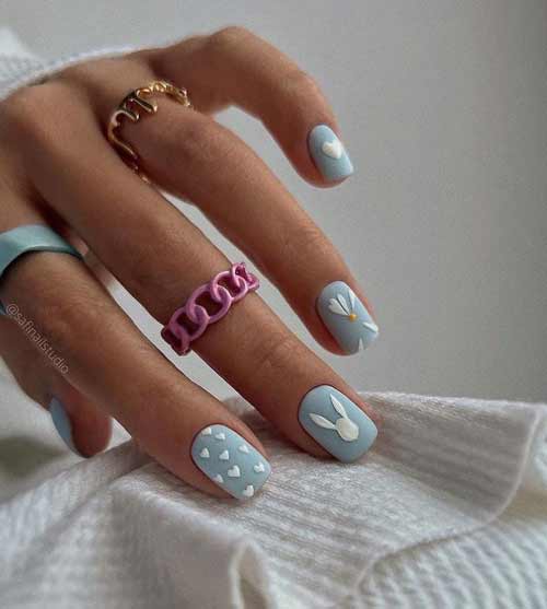 Manucure nue avec des coeurs sur les ongles: photo 2022