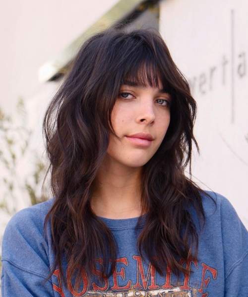 Coupe de cheveux shag en couches