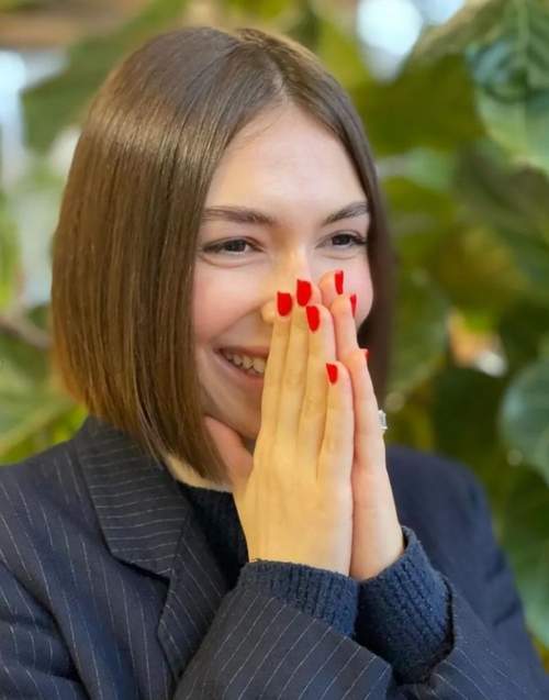 Coupe de cheveux réelle pour cheveux fins