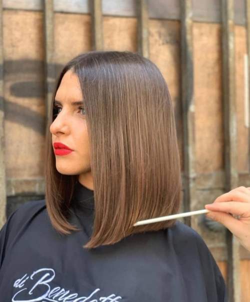 Caret long aux épaules: coupes de cheveux photo 2022, variétés à la mode