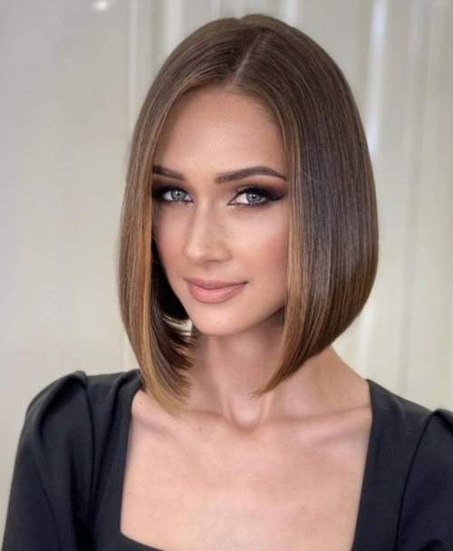 Caret long aux épaules: coupes de cheveux photo 2022, variétés à la mode