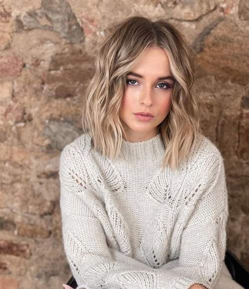 Caret long aux épaules: coupes de cheveux photo 2022, variétés à la mode