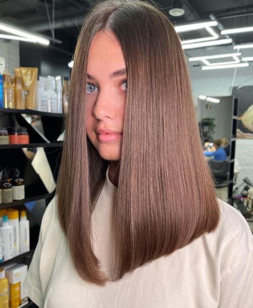 Caret long aux épaules: coupes de cheveux photo 2022, variétés à la mode