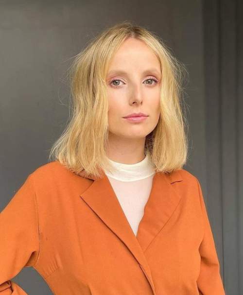 Caret long aux épaules: coupes de cheveux photo 2022, variétés à la mode