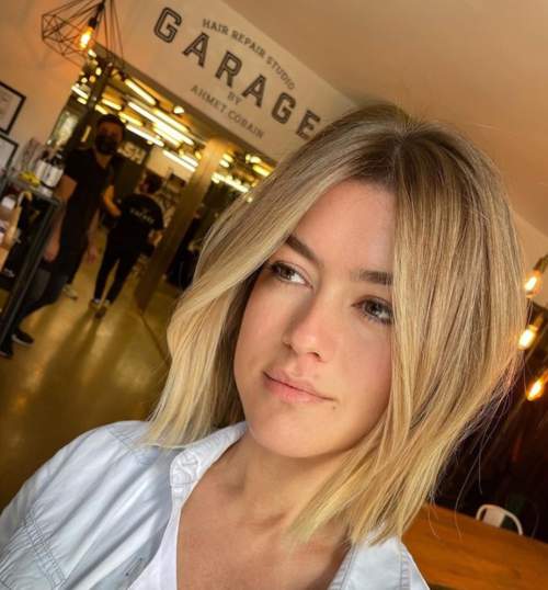 Caret long aux épaules: coupes de cheveux photo 2022, variétés à la mode