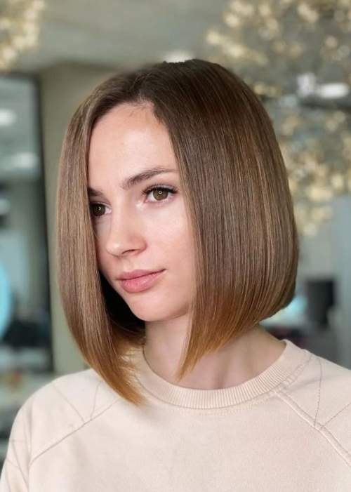 Caret long aux épaules: coupes de cheveux photo 2022, variétés à la mode