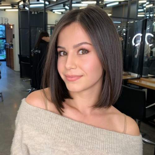 Caret long aux épaules: coupes de cheveux photo 2022, variétés à la mode