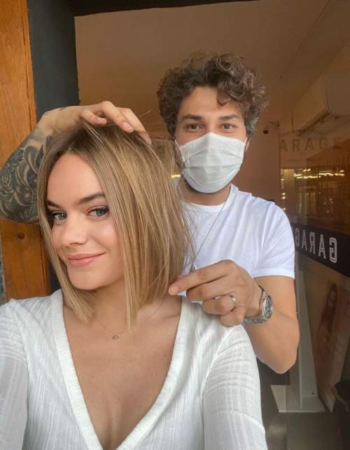 Caret long aux épaules: coupes de cheveux photo 2022, variétés à la mode