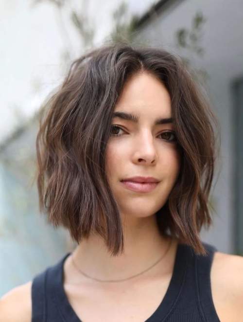 Caret long aux épaules: coupes de cheveux photo 2022, variétés à la mode