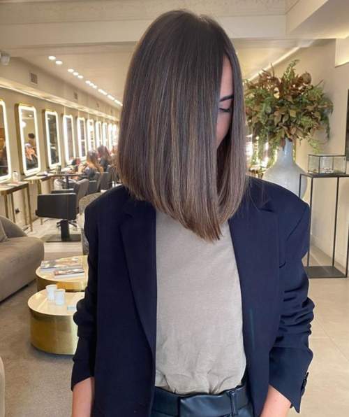 Caret long aux épaules: coupes de cheveux photo 2022, variétés à la mode