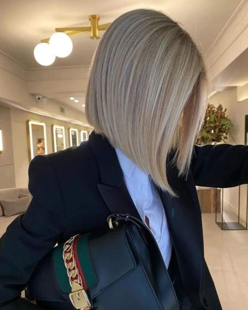 Caret long aux épaules: coupes de cheveux photo 2022, variétés à la mode