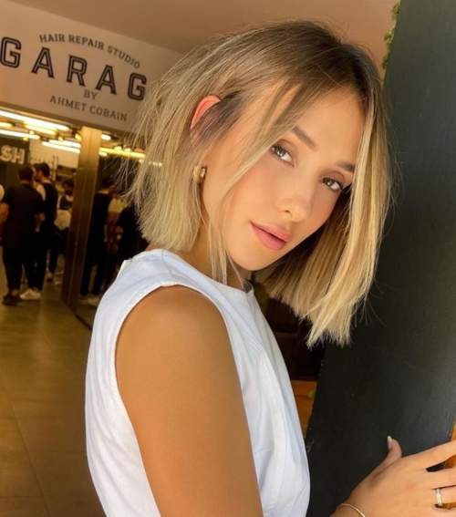 Caret long aux épaules: coupes de cheveux photo 2022, variétés à la mode