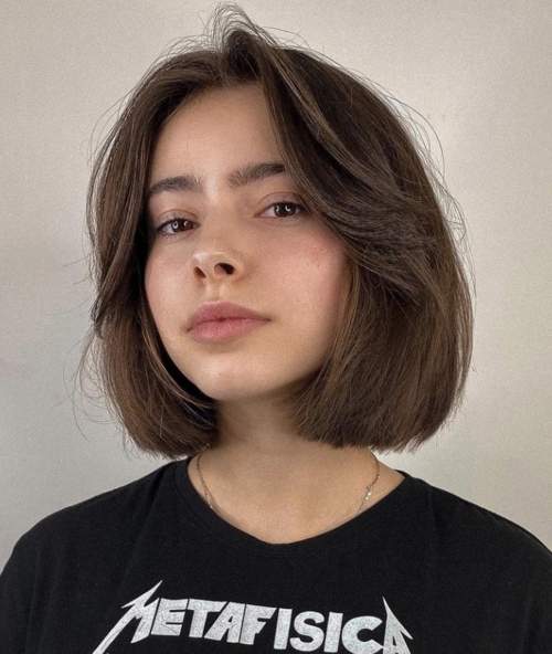 Caret long aux épaules: coupes de cheveux photo 2022, variétés à la mode