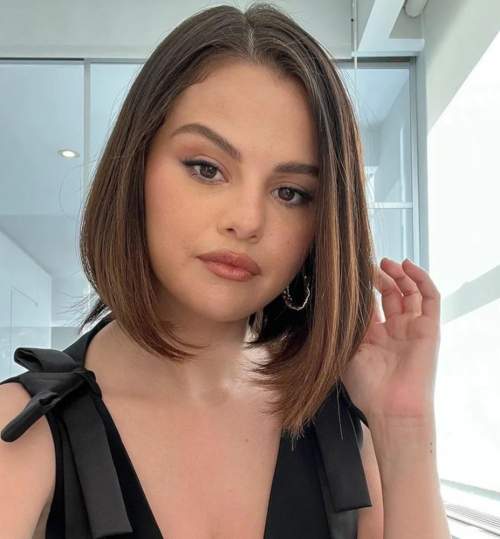 Caret long aux épaules: coupes de cheveux photo 2022, variétés à la mode