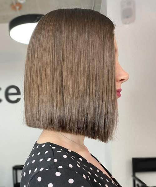 Caret long aux épaules: coupes de cheveux photo 2022, variétés à la mode