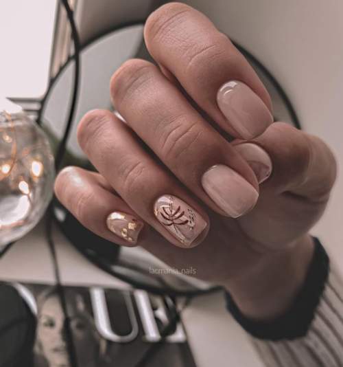 Motif contrastant sur les ongles