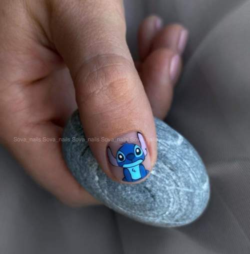 Dessins animés sur les ongles
