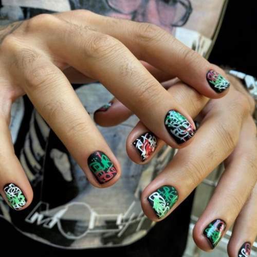 Top des idées lumineuses pour la manucure avec des graffitis