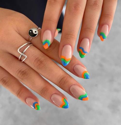 Vagues sur le bout des ongles