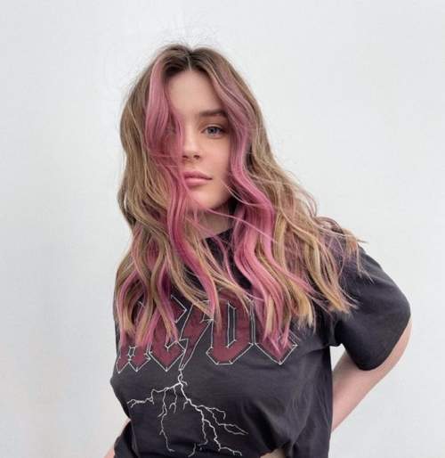 Longue coupe de cheveux ado sans frange