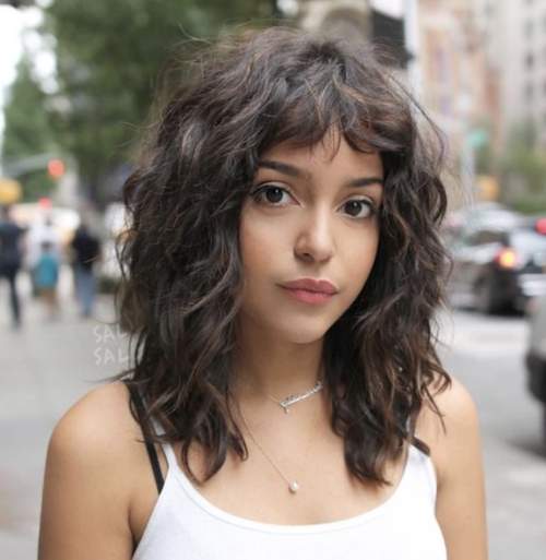 Coupe de cheveux chez les adolescentes