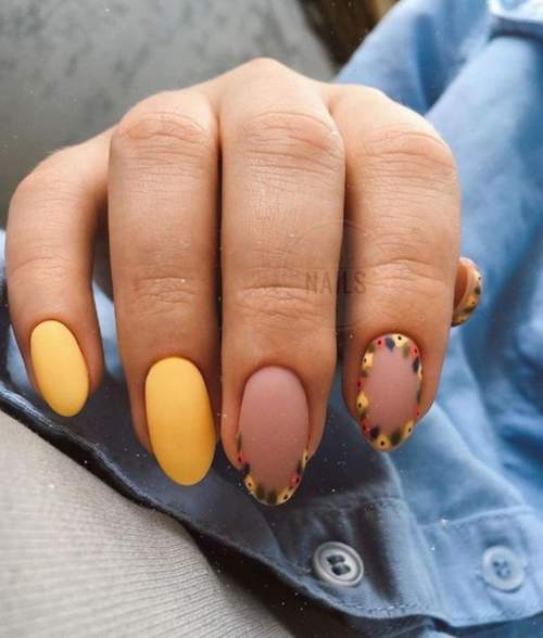 Manucure française jaune 2022: nouveaux designs, photos