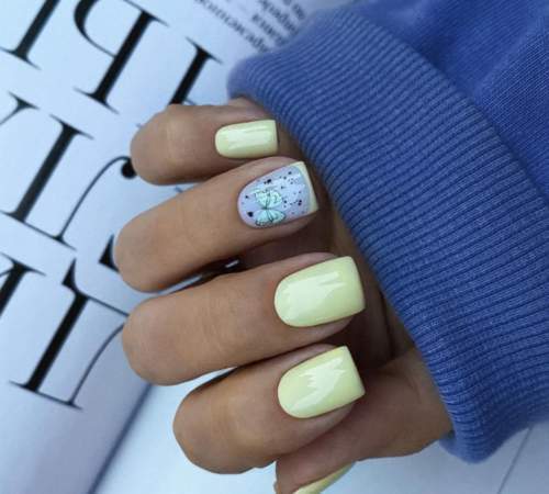 Manucure française jaune 2022: nouveaux designs, photos