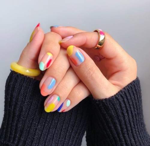 Manucure française jaune 2022: nouveaux designs, photos