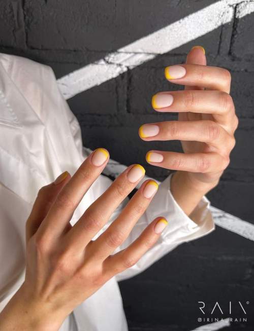 Manucure française jaune 2022: nouveaux designs, photos
