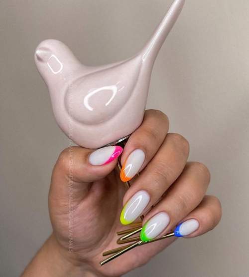 Manucure française jaune 2022: nouveaux designs, photos
