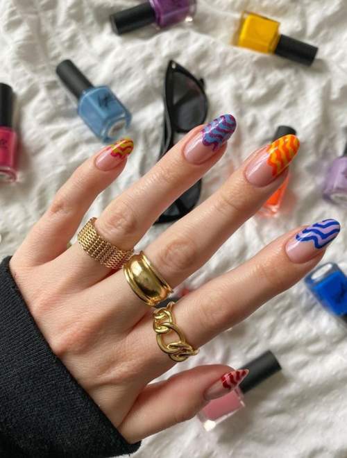 Manucure française jaune 2022: nouveaux designs, photos