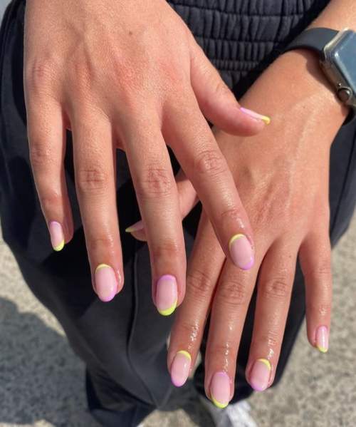 Manucure française jaune 2022: nouveaux designs, photos