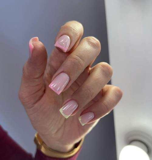 Manucure française jaune 2022: nouveaux designs, photos