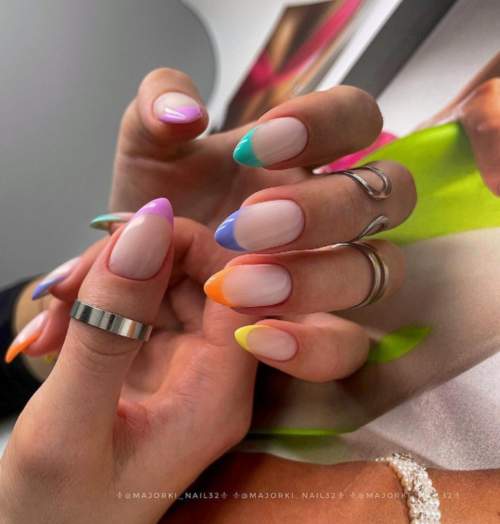 Veste de couleur différente avec violet