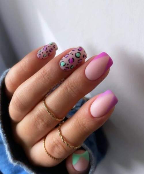 Veste violette avec dessins