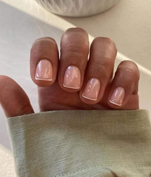 Manucure d'affaires française mince