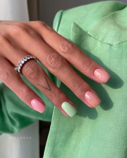 Manucure courte professionnelle élégante