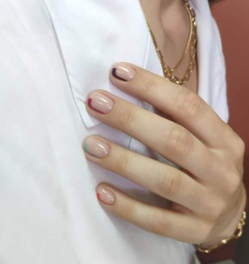 Ongles minimalisme business manucure