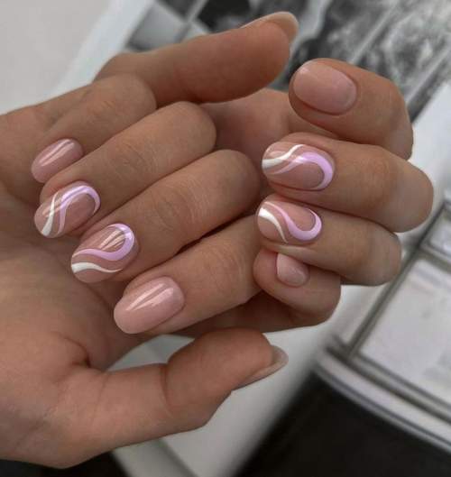 Manucure d'affaires délicate