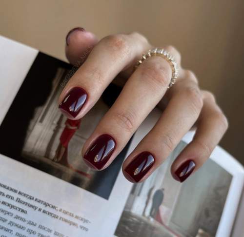 Manucure bourguignonne