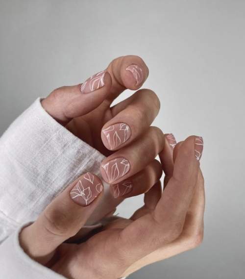 Manucure professionnelle ongles courts