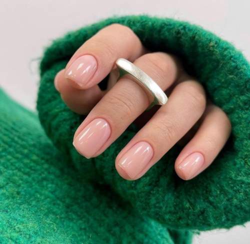 ongles nus d'affaires