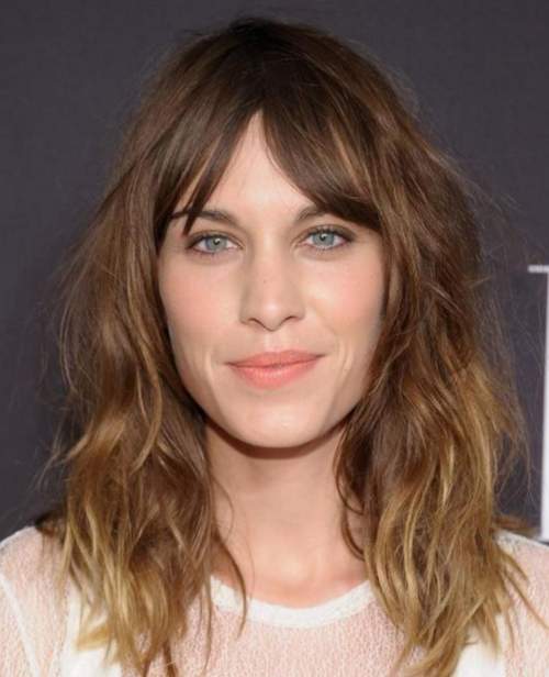Rideau Bangs 2022 avec coupes de cheveux actuelles: photos, tendances